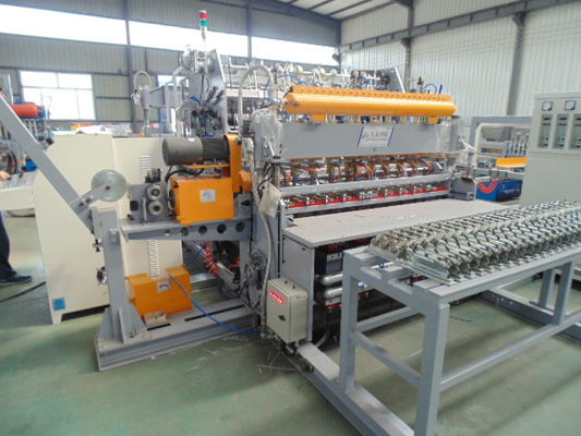 Berufs-2-4mm Huhn Mesh Making Machine High Speed 90times/Min