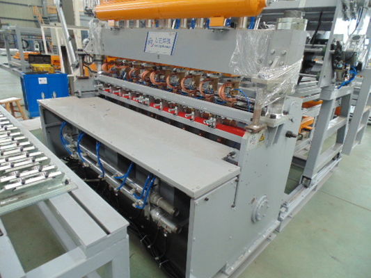Pneumatischer Draht Mesh Bending Machine Programming Adjustments der Breiten-3300mm